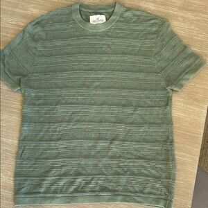 Hollister Men's Olive Textured Tee